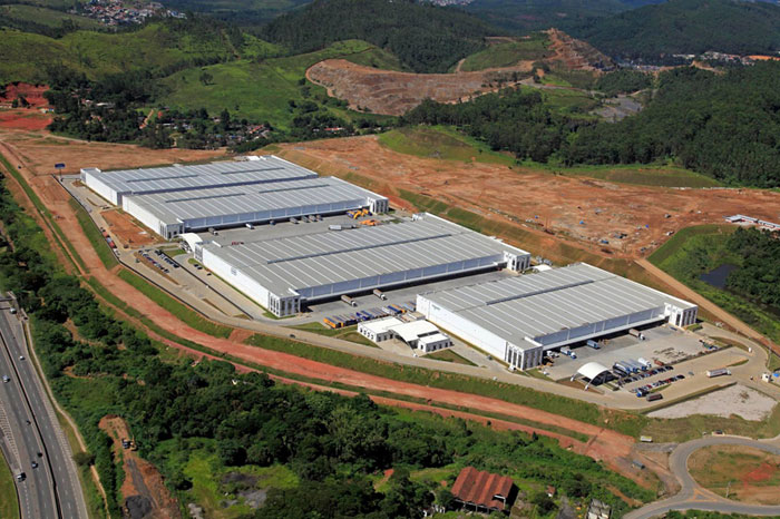 Cajamar Industrial Park - Sustentabilidade, Desempenho energético e Certificação LEED  por David Douek